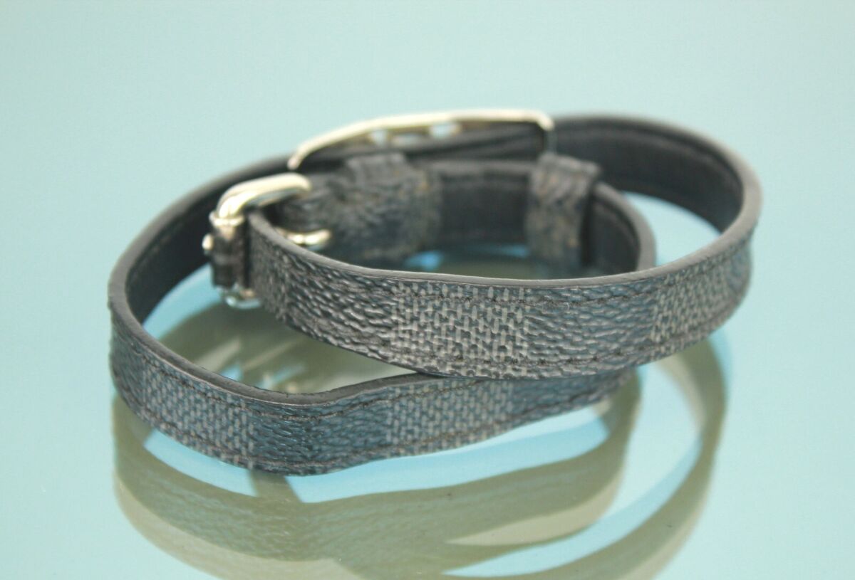 LOUIS VUITTON M6623E Sign it Bracelet Damier Black Leather LOUIS VUITTON M6623E Sign it Bracelet Damier Black Leather