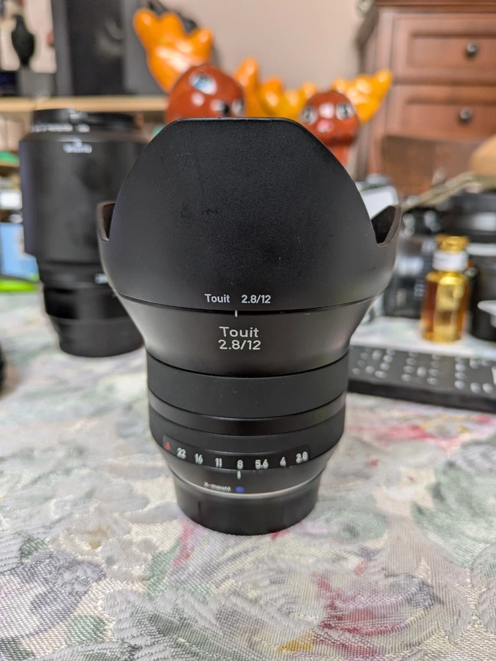 Fuji X Mount Zeiss 12mm F2.8 Lens . Used In Near Mint Condition - Image 2 of 4