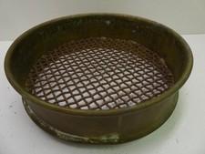 VINTAGE ROUND BRASS MESH LABORATORY SCIENTIFIC SIEVE GRATE SIFTER