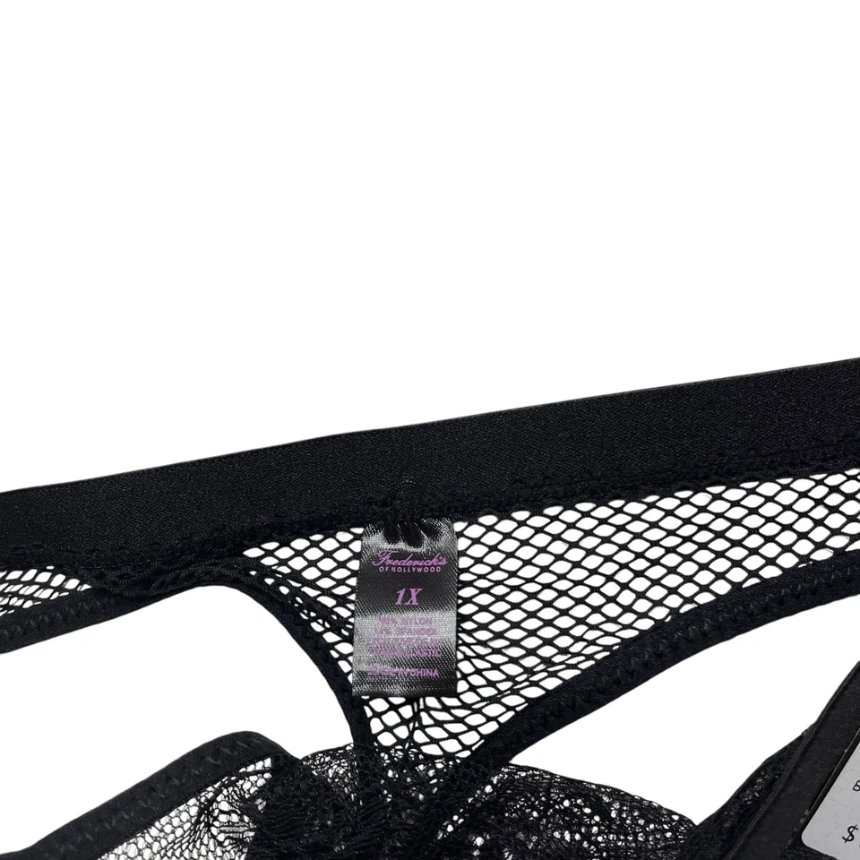 Frederick's of Hollywood Helecho Red Y Tanga de Encaje Negro Talla 1X Foto 3 de 4