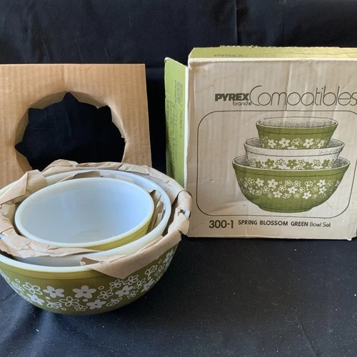 Pyrex Spring Blossom Crazy Daisy 3 Bowl Set In Original Box Unused