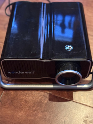 Wonderwall Projector Discovery MerchSource - Entertainment - II 1625073