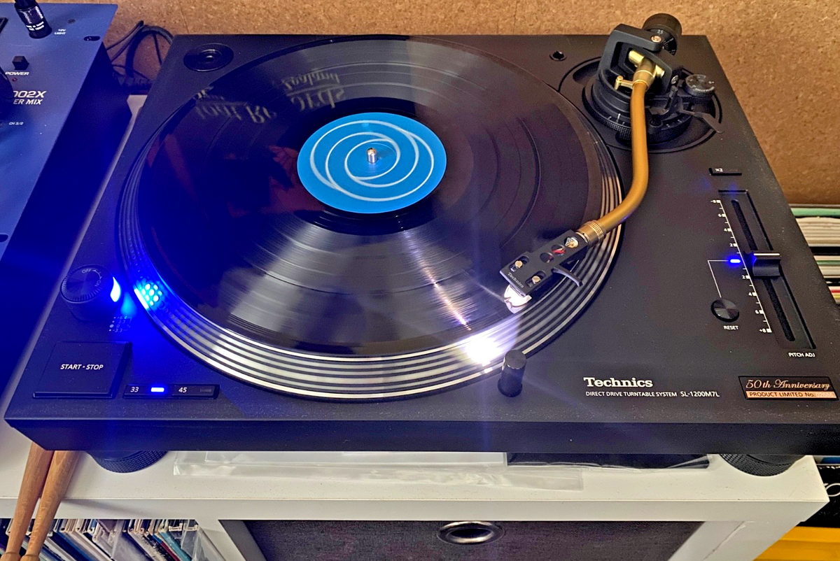 Technics SL-1200M7L BLACK and GOLD 50th Anniversary Limited