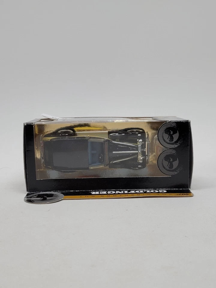 CORGI 007 The Directors Cut Rolls Royce Goldfinger No. CC06803 1:36 Scale - Image 3 of 4