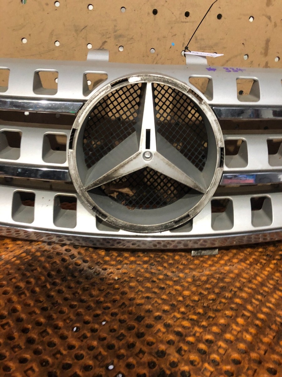 MERCEDES ML GRILLE W164 GRILL ML350 BONNET GRILL *MISSING STAR 