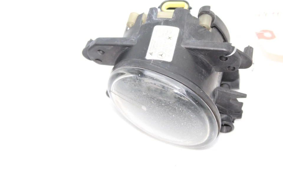 08-11 MERCEDES-BENZ C350 FRONT LEFT DRIVER SIDE FOG LIGHT Q2507 - Image 2 of 4
