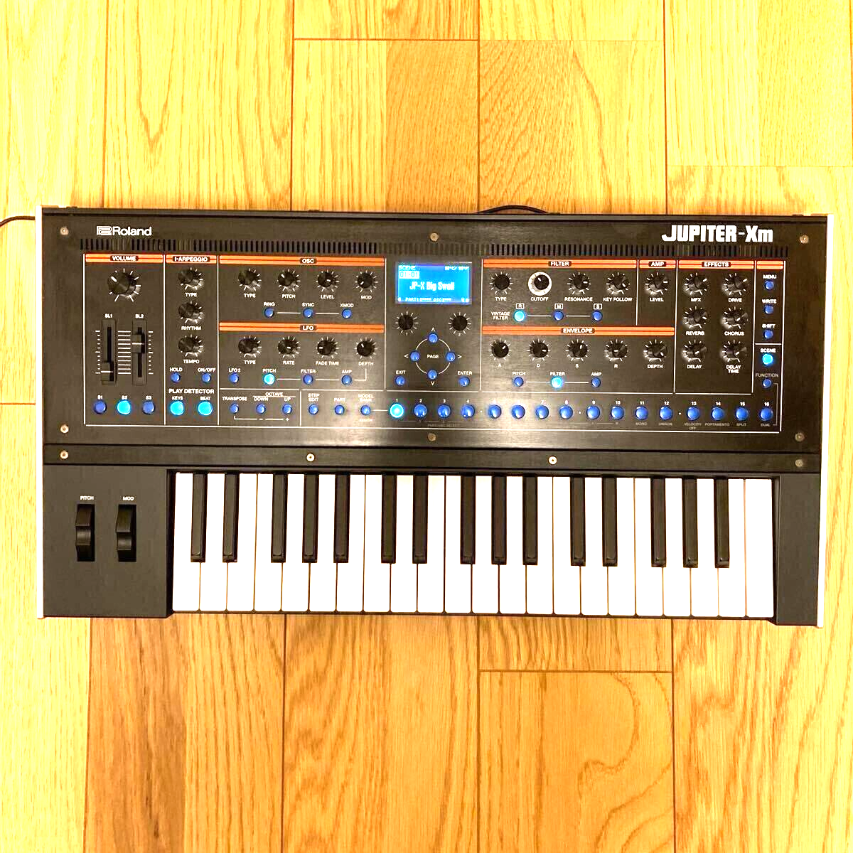 Roland Jupiter-Xm 37-Key Portable Keyboard Synthesizer | eBay