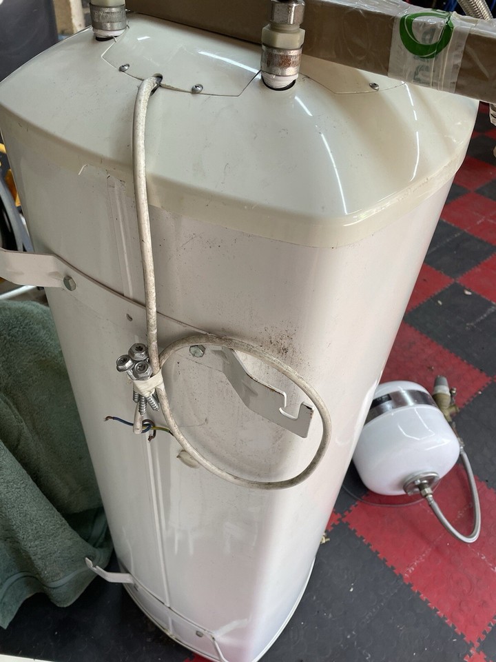 Rointe RD1100 Water Heater And Zilmet Expansion Tank eBay