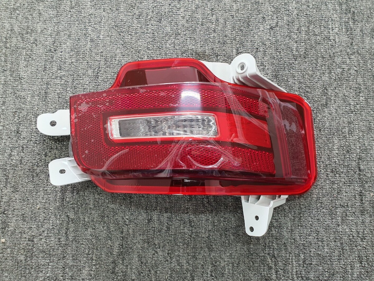 OEM 92406-S8000 RR/RH Bumper Backup Lamp Reflector for Hyundai
