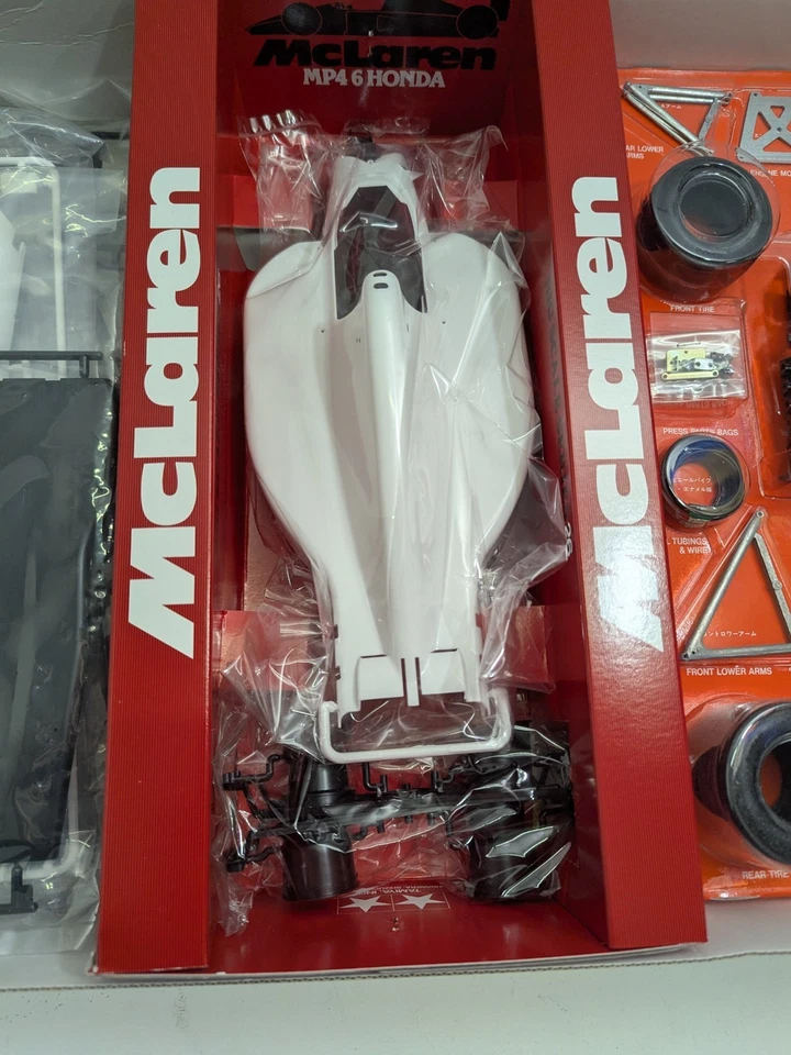 TAMIYA 1/12 MCLAREN MP4 6 HONDA BIG SCALE SERIES 26 VINTAGE - Immagine 4 di 4
