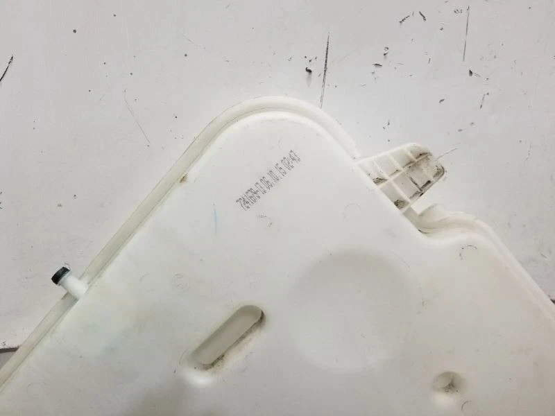 16 2016 BMW M235I WINDSHIELD WASH RESERVOIR WITH HEADLAMP WASHER - Image 4 of 4