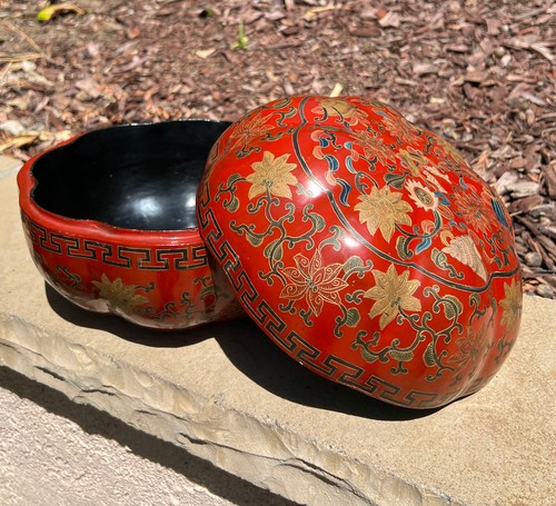 Vintage Large Chinese Red Lacquerware Box Lobed Pumpkin Design Decorative Lidded - Picture 3 of 14