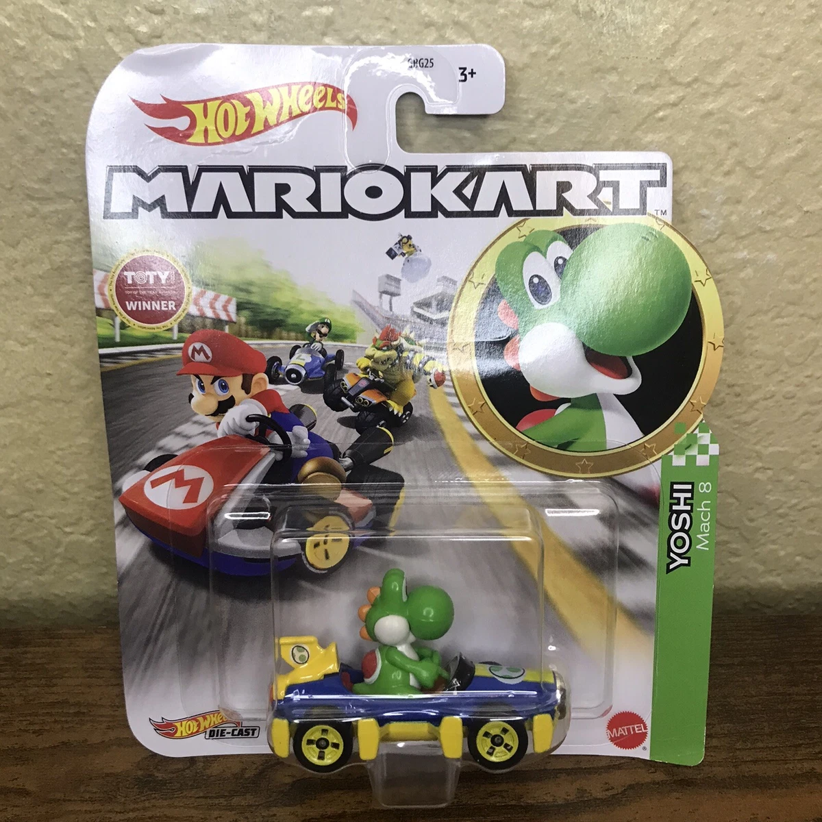 Mario Kart Hot Wheels YOSHI MACH 8 Plus 3 Ft of Hot Wheels