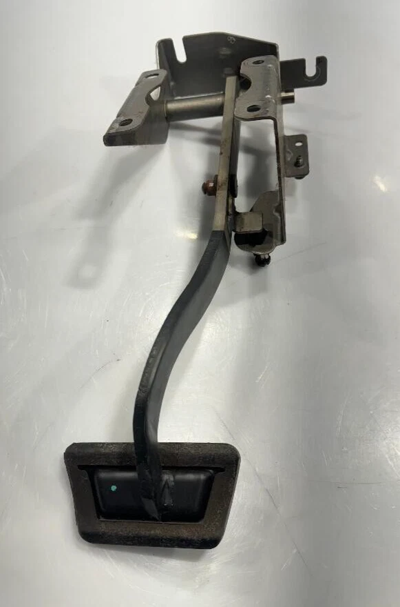 1999 CHRYSLER LHS BRAKE PEDAL ASSEMBLY GENUINE OEM USED MOPAR PART - Image 4 of 4