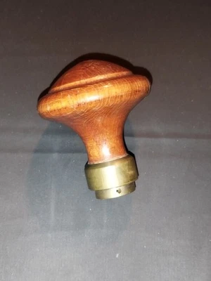 ancienne poignée de porte en bois - Photo 1/3