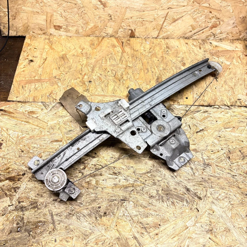 TOYOTA AVENSIS MK1 1997-2003 Front Left Passenger Side Window Regulator - Image 3 of 4