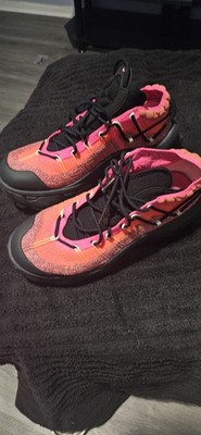 Size 11 - Nike Air Max Flyknit Venture Hyper Pink W