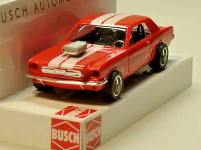 PC US '' Ford Mustang ´64 Muscle Car ''# rot weiß  ''#OVP  # 1:87=H0# Busch # 47575