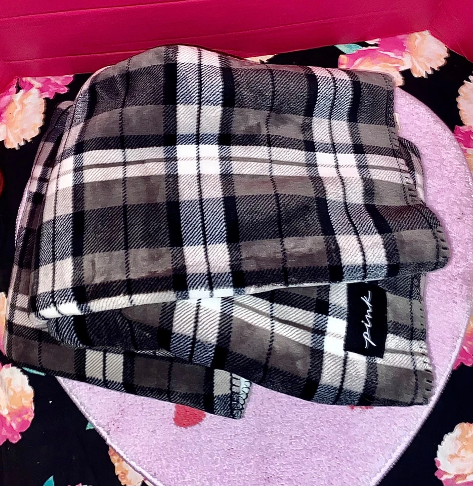 MANTA SHERPA ROSA VICTORIA'S SECRET 60" X 72" TU ELIGES Envío Gratis AGOTADA Foto 2 de 4