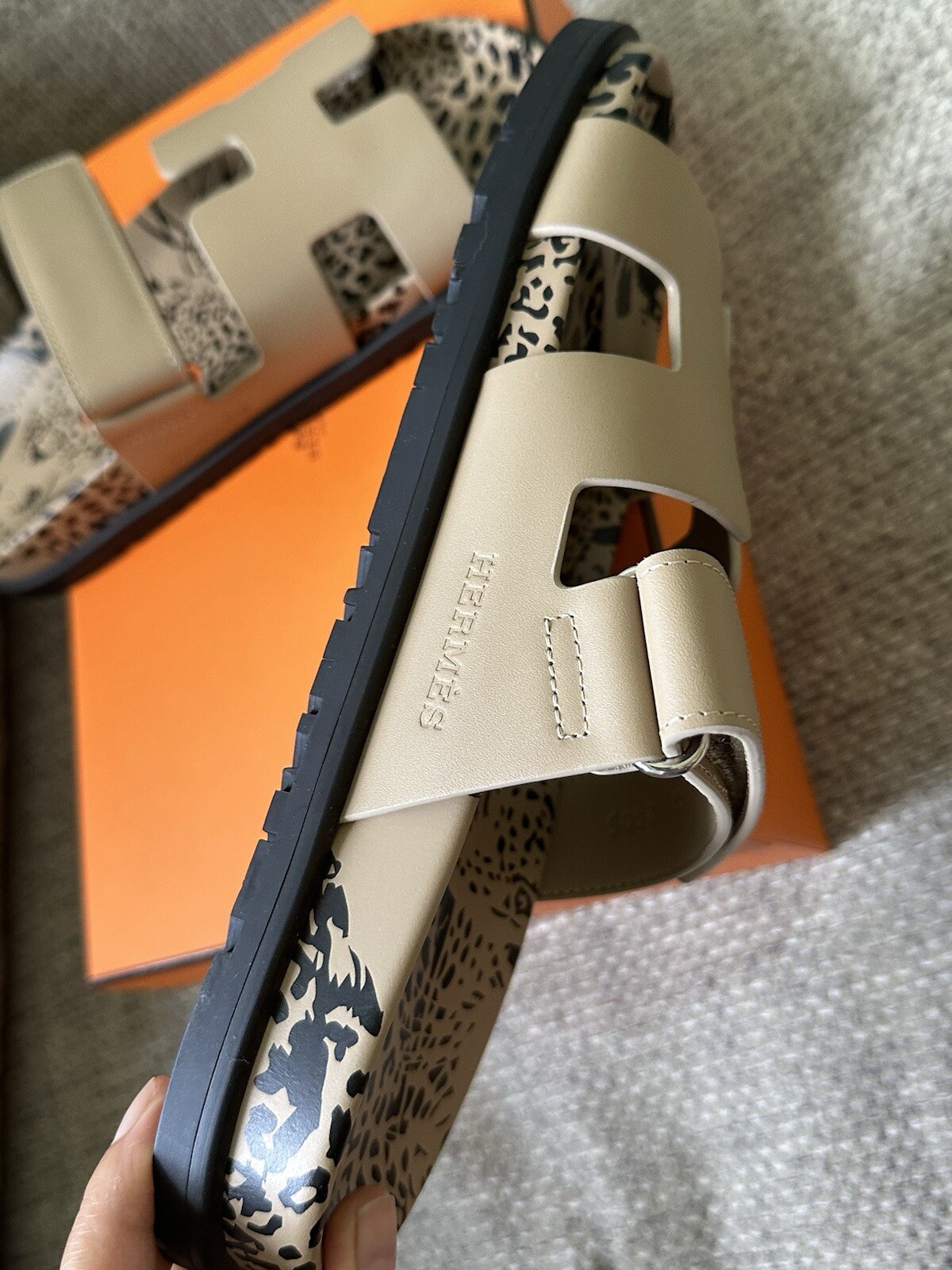 Size 37EU NIB HERMÈS Beige Argile Print Women’s Chypre Sandals image 8