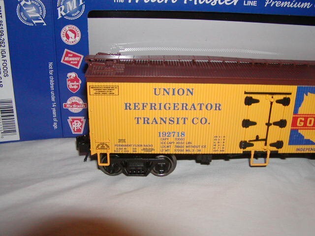 Ready Made Trains RMT-86199-262 IGA Foods Woodside Reefer Car O-027 2024 Display
