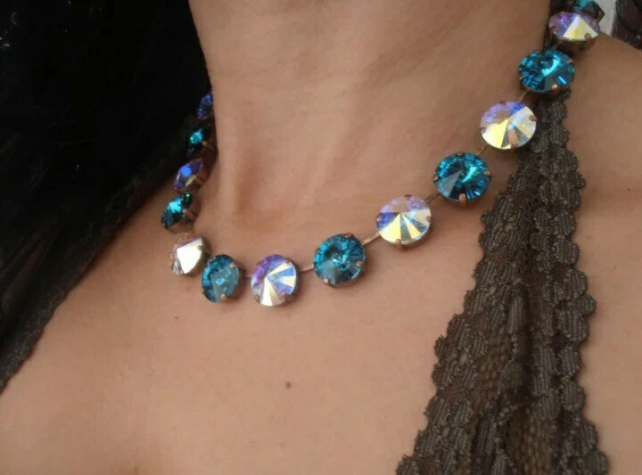 Collar Anna Wintour - Gargantilla Cristal Rivoli Verde Azulado - Joyería Antigua Cobre Regalo Foto 3 de 4