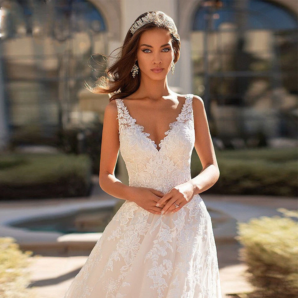 V Neck Wedding Dress Sleeveless Appliques Backless Buttons Tulle Bridal Gown New - Image 3 of 4