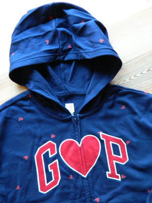 Herzchen! GAP Sweatjacke Hoodie 152 158 164 13-14 dunkelblau rot Herzen Kapuze