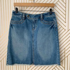 Old Navy Y2K Low Rise raw hem Denim Jean Skirt Size 4 medium wash pockets