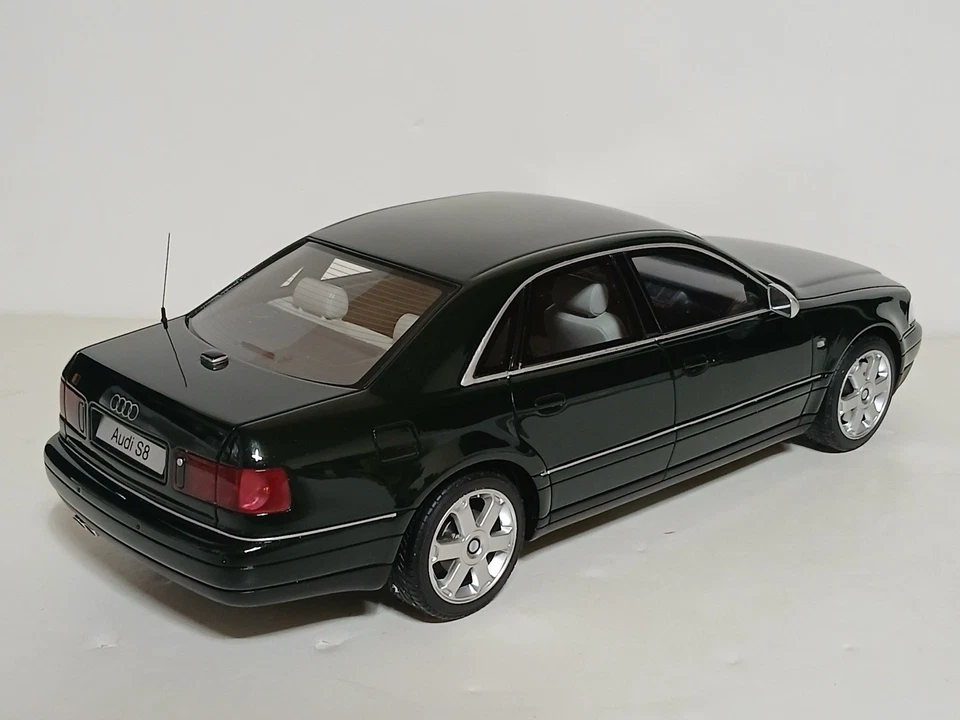 OTTO mobile 1/18 AUDI (D2)S8 V8 4.2 Green 2001(OT916) - Image 4 of 4