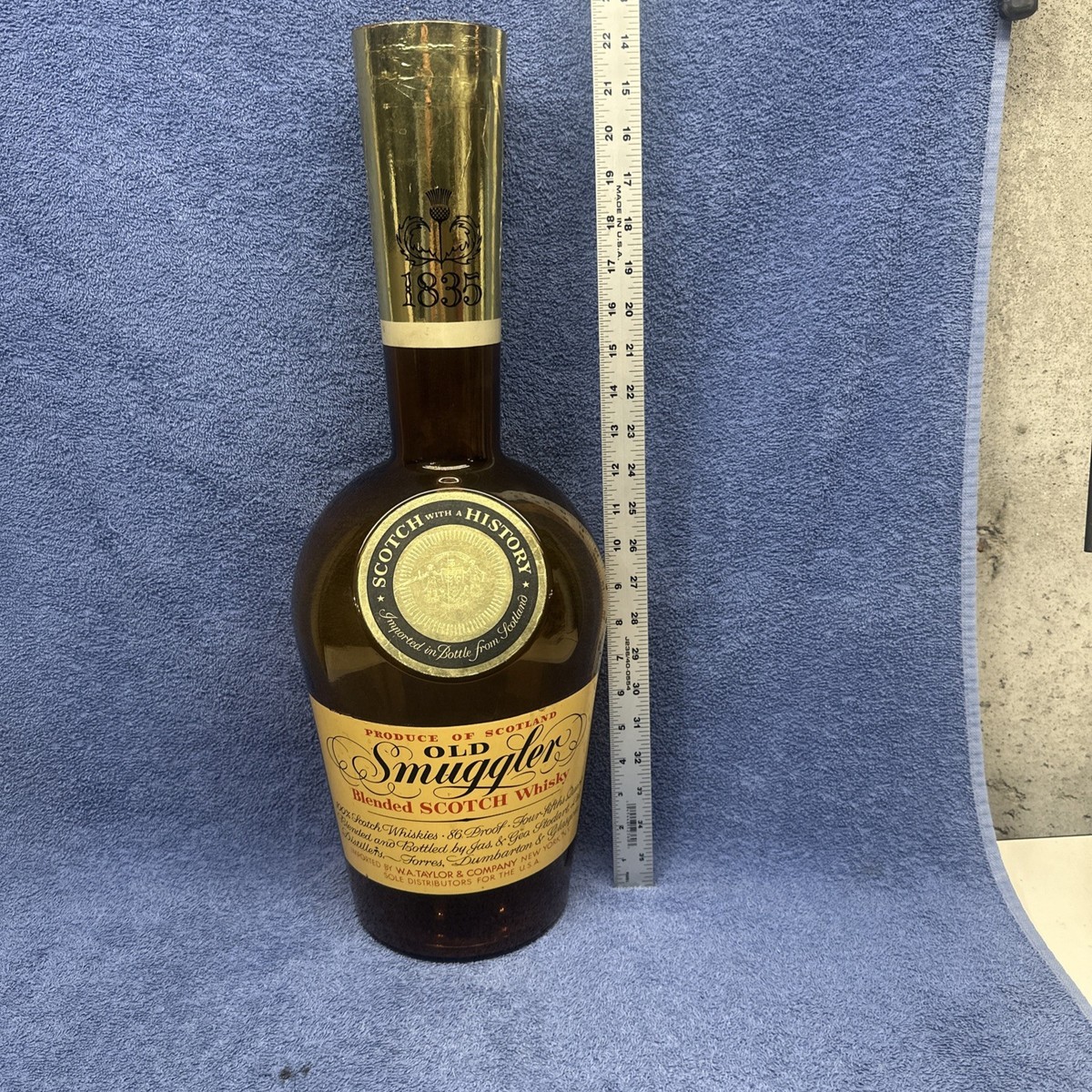 VINTAGE OLD SMUGGLER SCOTCH WHISKY GLASS DISPLAY BOTTLE 22” TALL