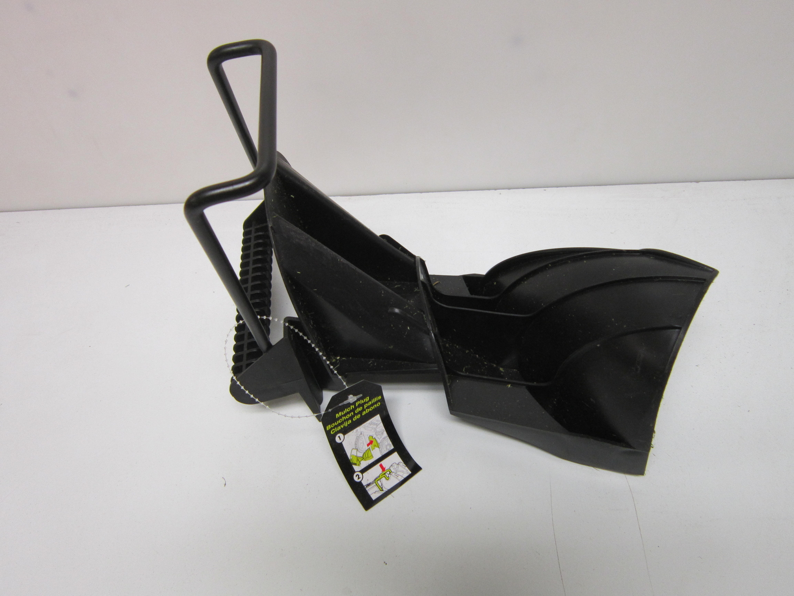 Ryobi 40V. Electric Mower RY401012VNM Mulch Plug Assembly 205206001