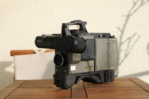Ikegami HK-377P SD Broadcast Camera with Triax, VTR and BNC output connectors - Picture 1 of 6