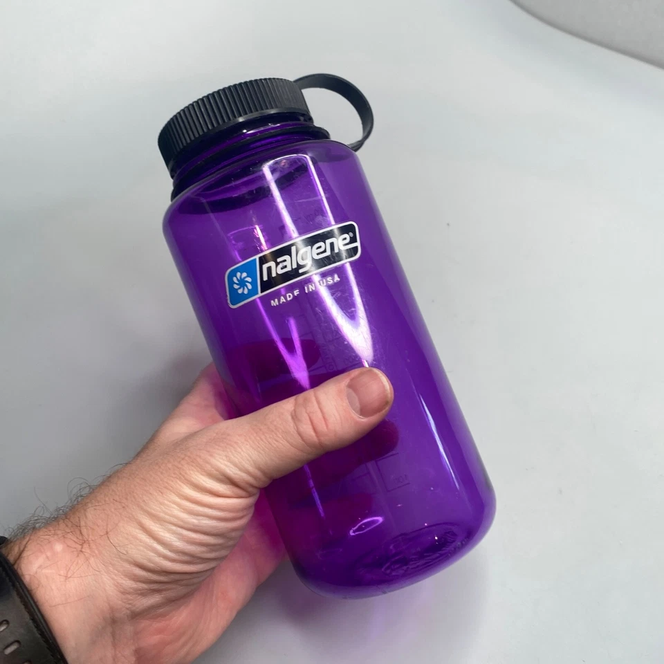 Botella de agua Nalgene púrpura 32 oz libre de BPA-hecha en EE. UU.-boca ancha- Foto 3 de 4