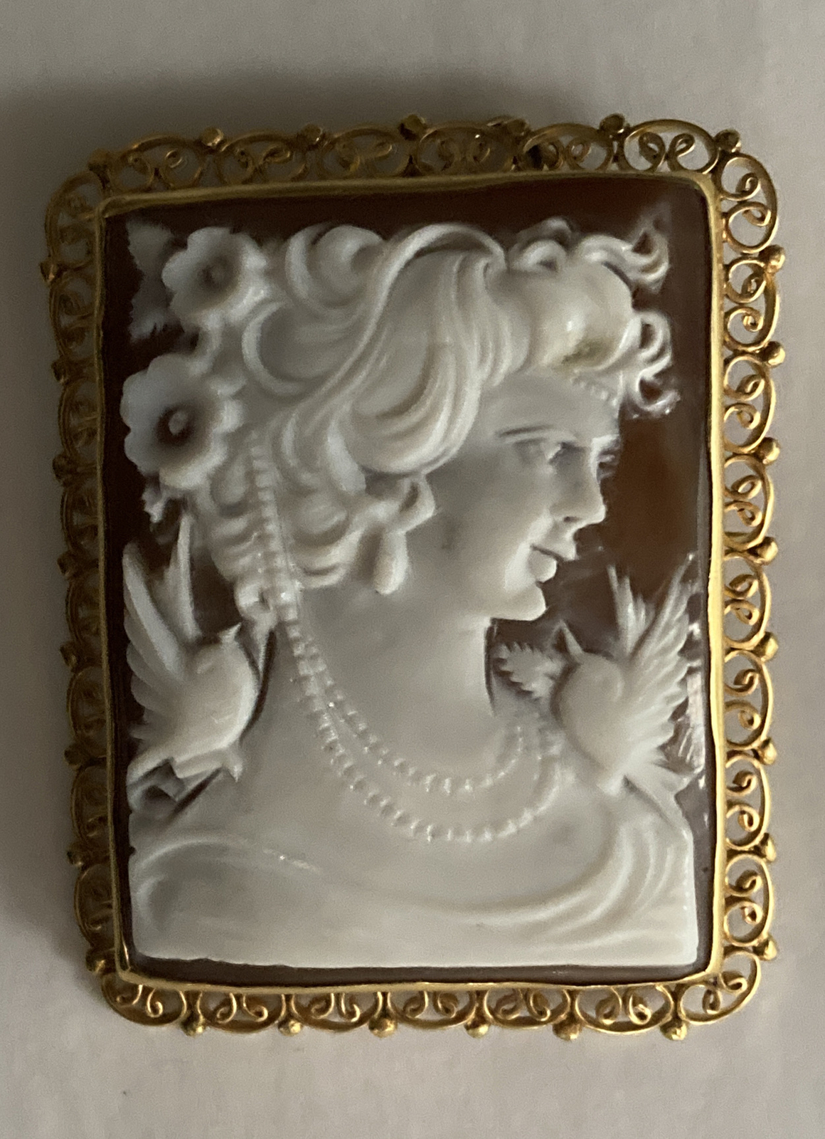 14K Yellow Gold Rectangular Shaped Shell Cameo Pe… - image 1