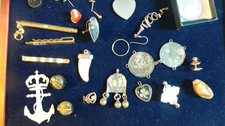 Worldwide, 36 x Genuine, original, many Vintage, Jewellery pieces & accessories.