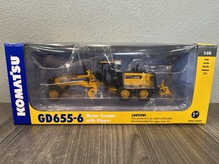 Livellatrice motore Komatsu GD655 6 con ripper 1:50 prima marcia pressofusa come nuova
