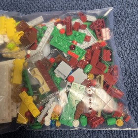 LEGO Seasonal Christmas 40223 Snowglobe 100% Complete Good Condition