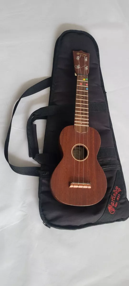 Martin & Co Ukulele S-0 Uke Wood Brown. With carrying case.
