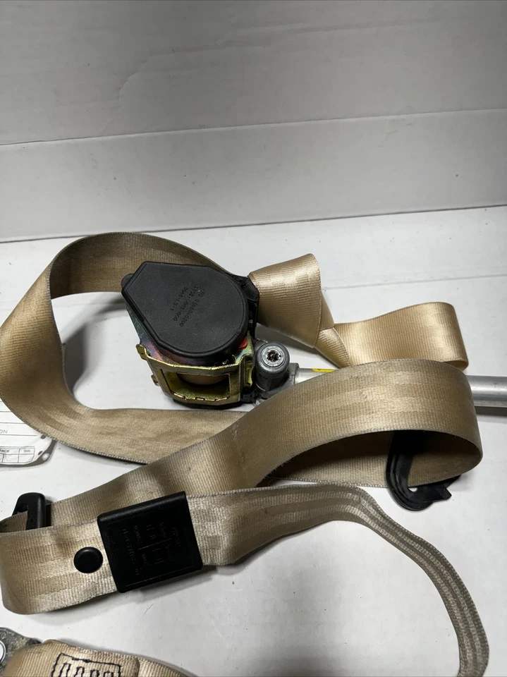 1998 Audi A6 Sedan Bronzeado Driver Retrator de Cinto de Segurança Esquerdo Fabricante de Equipamento Original  - Imagem 3 de 4