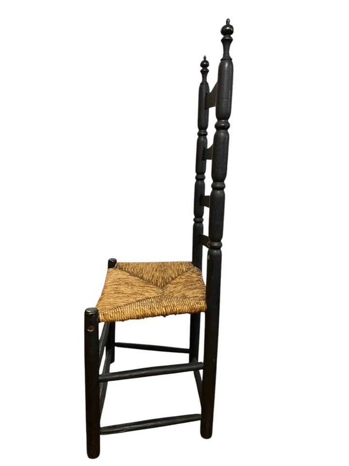 Silla lateral americana del siglo XVIII con respaldo de escalera alrededor de 1740-1760 Nantucket o Boston Foto 4 de 4