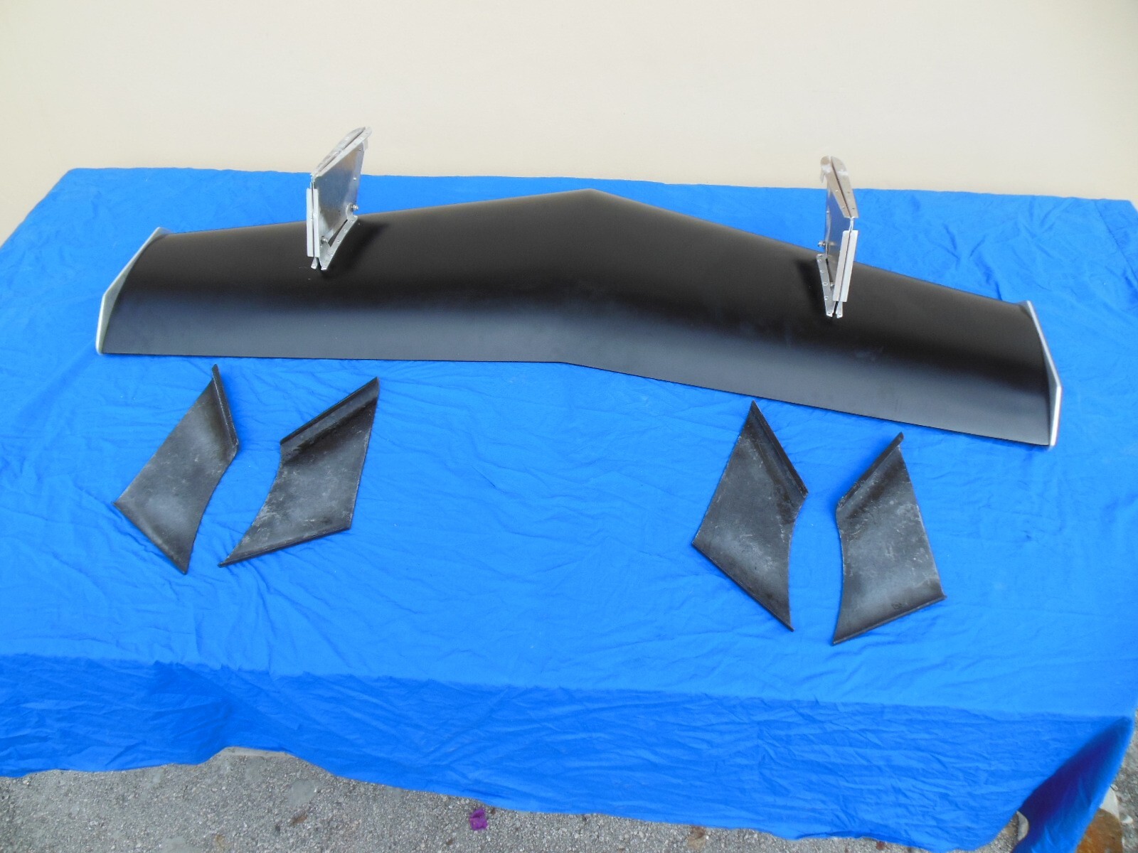 Rear Replica Winglets LP500 Style For Lamborghini Countach 1981-1989