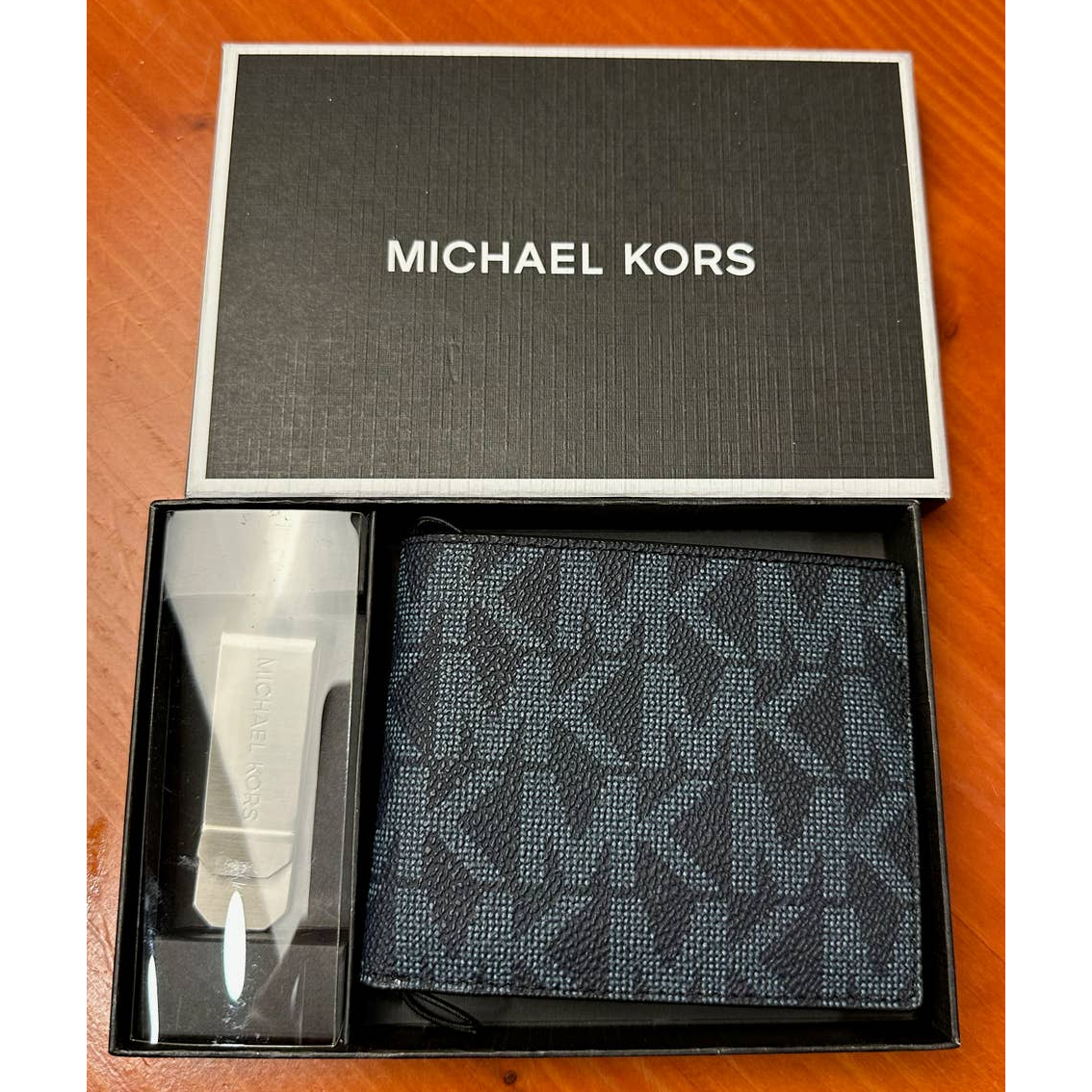 Michael Kors Jet Set Men’s Billfold Wallet Money Clip Boxed Gift Set