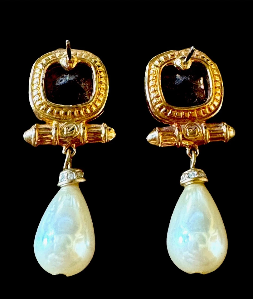 ELEGANT SWAROVSKI 18K GP AMETHYST CRYSTAL RHINESTONE FAUX PEARL DANGLE EARRINGS - Image 4 of 4