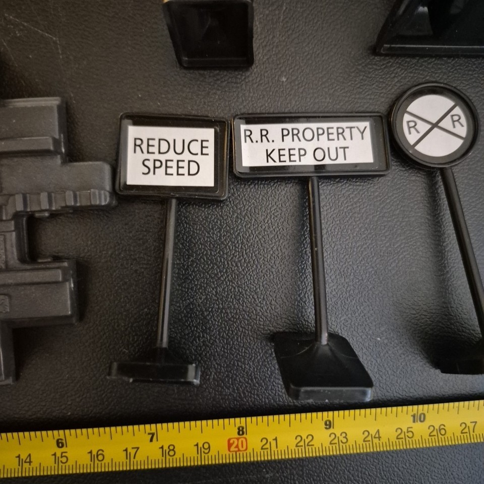 Model Train Ramp Plastic Signs Lot of 6 | eBay