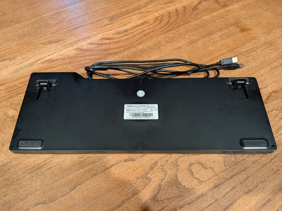 Das Keyboard Model S Ultimate Mechanical MX Blue Switch Blank Keys / Good Cnd - Image 2 of 4