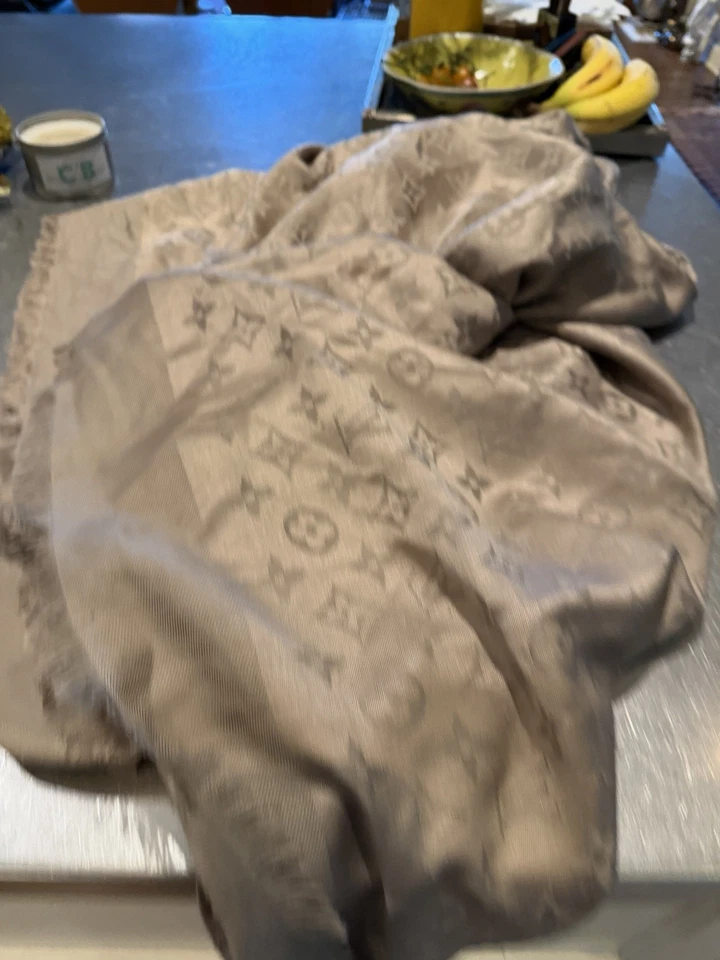 Louis Vuitton Women's Scarf - Image 4 of 4