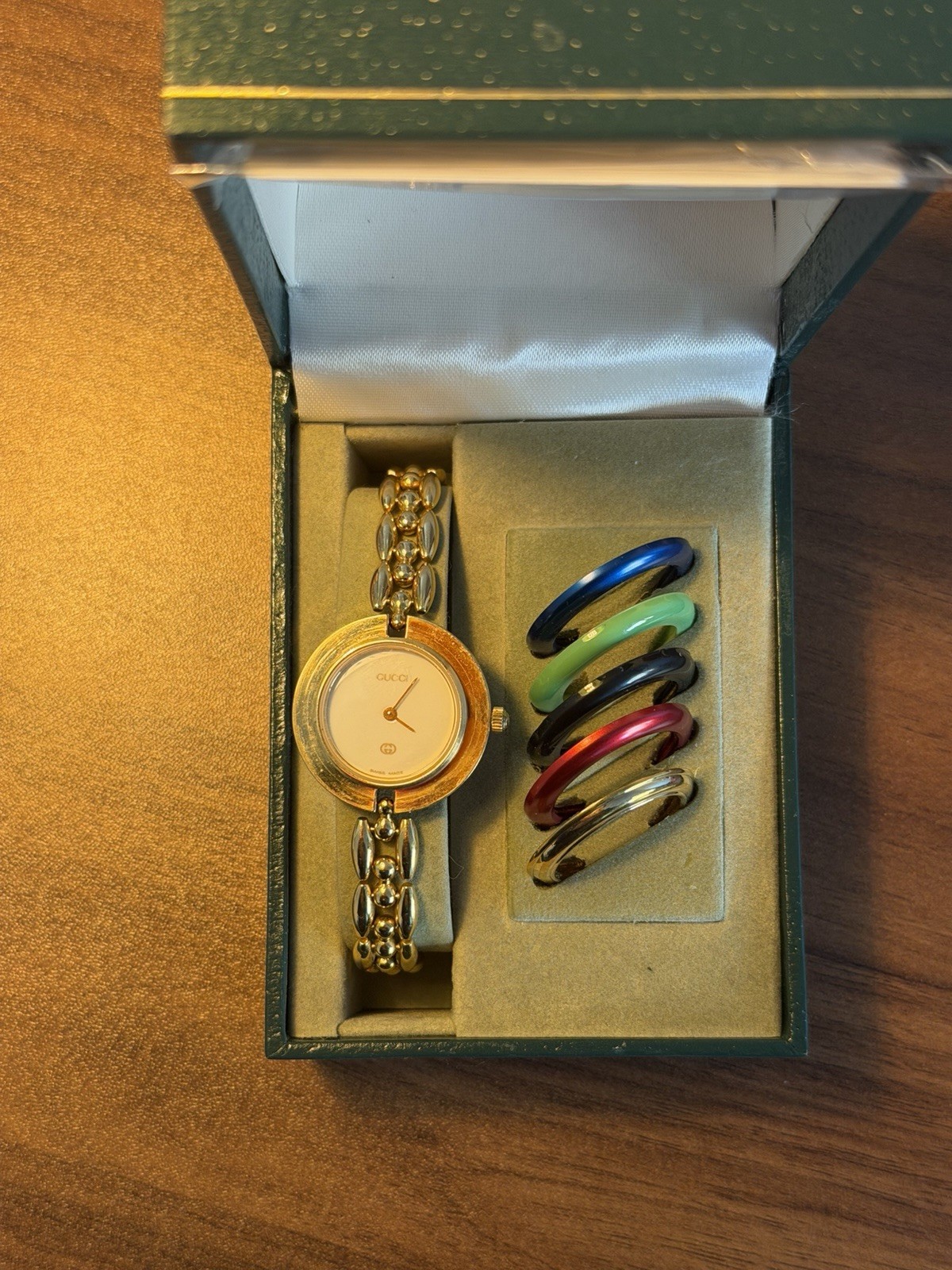 Authentic Gucci Watch with 8 Interchangeable Beze… - image 1