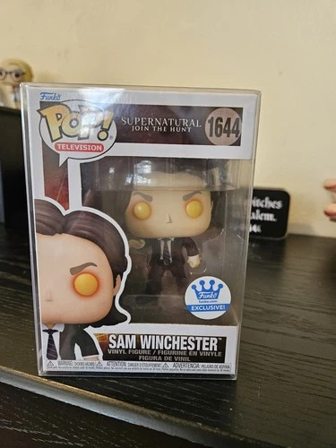 Supernatural Exclusive Sam Winchester 1644 Join the Hunt w/ Protector