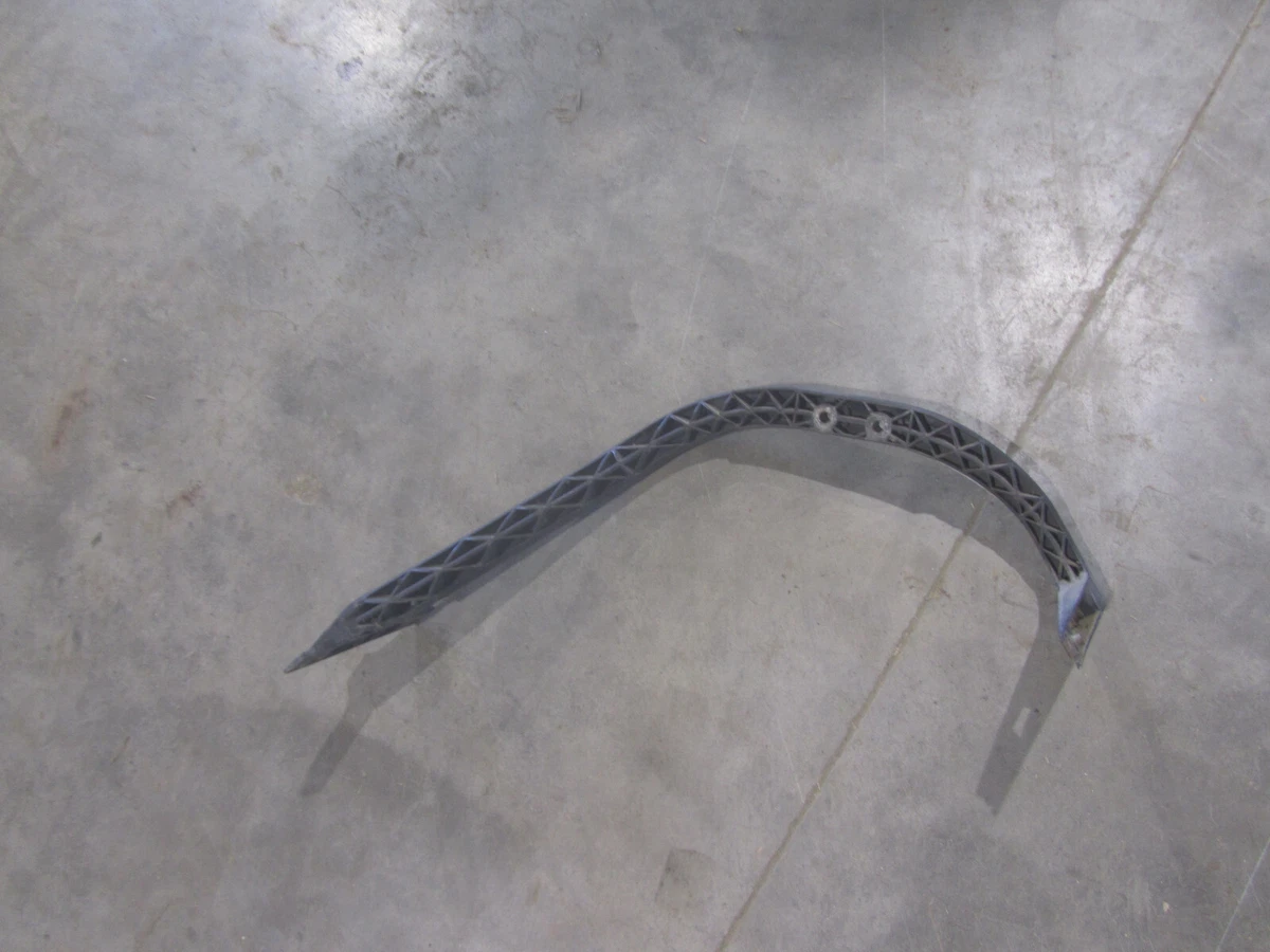 VOLVO 20592845 RH WHEEL WELL SPLASH GUARD SUPPORT PA6 30GF | eBay